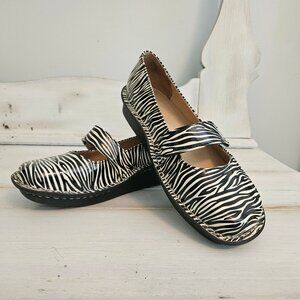Alegria Zebra Striped Mary Janes, Size 37/6.5, Leather Uppers & Lining